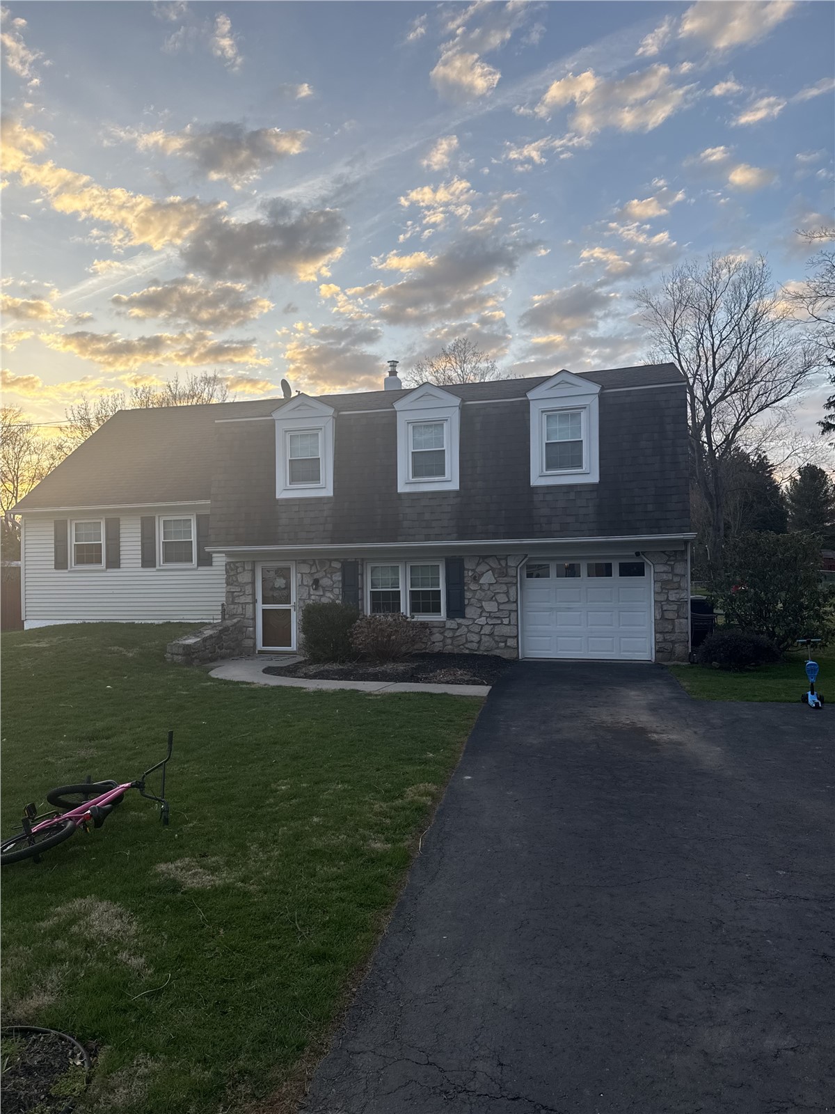 Expert Roofing and Siding Project Near You on Fairhill Dr